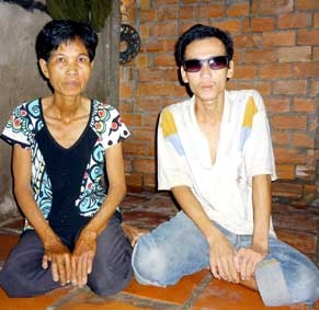 Mẹ con bà Dương cần được giúp đỡ !