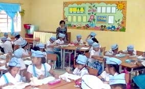 Cùng chăm lo cho học sinh đến trường