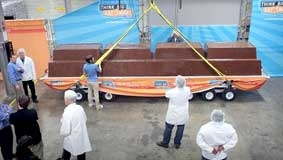 Thanh sô-cô-la 
nặng hơn 5 tấn