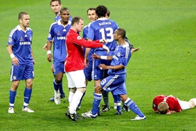 Thư hùng trên sân Old Trafford