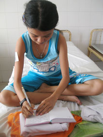 Trao tiền từ thiện