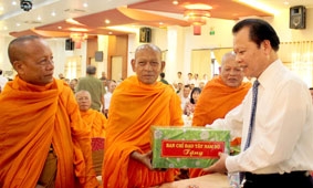 Chăm lo tốt hơn đời sống vật chất, tinh thần cho đồng bào Khmer