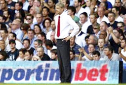 "Vận rủi" của Arsene Wenger