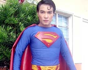 Phẫu thuật 
để trở thành siêu nhân