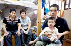 Người nghèo gia tăng 
ở Hồng Công