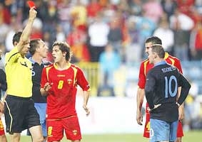 Rooney khiến HLV Capello "tiến thoái lưỡng nan"