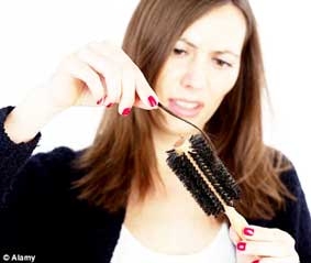 Những nguyên nhân phổ biến 
gây rụng tóc ở phụ nữ