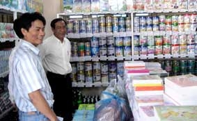 Khai trương điểm bán hàng bình ổn giá
ở huyện Thới Lai