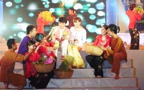 "Hương sắc Cần Thơ" - tự tình quê hương