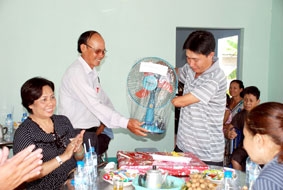 Báo Cần Thơ bàn giao Căn nhà Nhân ái cho hộ khó khăn, tàn tật