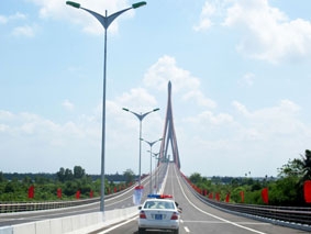 Rút ngắn khoảng cách TP Hồ Chí Minh - ĐBSCL