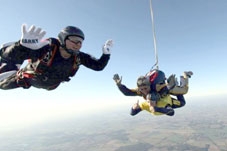 Cầu hôn khi nhảy dù