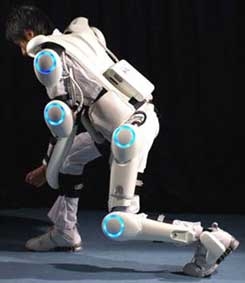 Trang phục robot cho lực lượng cứu hộ Fukushima