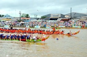 Tổ chức Ngày hội Văn hóa - Thể thao - Du lịch 
đồng bào dân tộc Khmer lần thứ V-2011