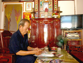Chú Ba Sung làm từ thiện
