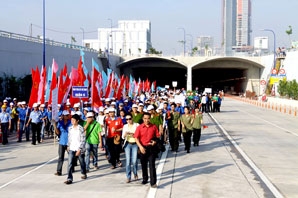 TP HỒ CHÍ MINH: Thông xe hầm Thủ Thiêm và toàn tuyến
Đại lộ Đông Tây