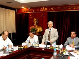 Tiếp tục đổi mới, kiện toàn công tác tổ chức cán bộ