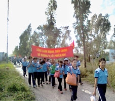 Đồng loạt mít tinh, diễu hành hưởng ứng Tháng hành động quốc gia phòng chống HIV/AIDS