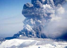 Núi lửa khổng lồ 
tại Iceland thức giấc