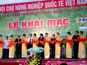 Khai mạc Hội chợ Nông nghiệp 
Quốc tế Việt Nam năm 2011