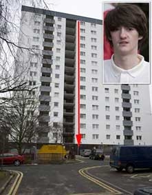 Làm “Người Nhện” để trốn cảnh sát