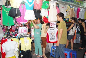 Nhộn nhịp chợ đêm