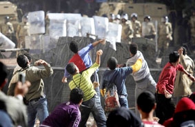 Biểu tình chống chính quyền quân sự ngày càng lan rộng