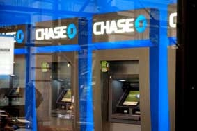 Đánh cắp 
nguyên máy ATM!