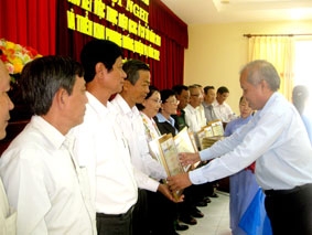 Công khai các chủ trương, chính sách để nhân dân biết, thực hiện và giám sát