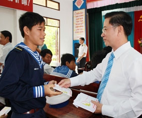 TP Cần Thơ chúc tết cán bộ, chiến sĩ bộ tư lệnh Vùng 5 hải quân