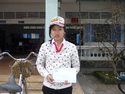 Trao tiền từ thiện