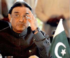 Pakistan: 
Tòa Tối cao dọa bãi chức tổng thống và thủ tướng