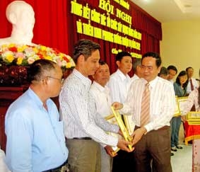 Đẩy mạnh công tác tạo nguồn, kết nạp đảng viên