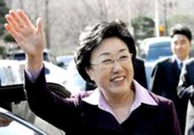 HÀN QUỐC: 
Cựu nữ thủ tướng lãnh đạo đảng đối lập