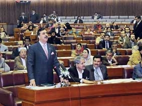 Sức ép dồn vào Thủ tướng Gilani