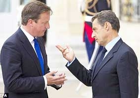Cameron và Sarkozy lại khẩu chiến