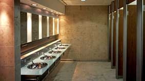 Toilet “độc tài”!