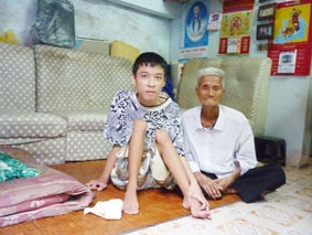 Hai ông cháu nghèo khó, bệnh tật cần giúp đỡ!