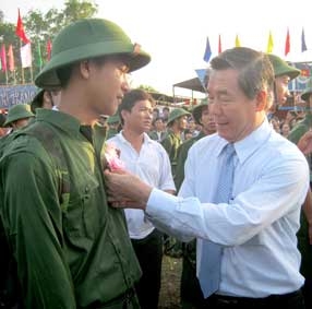 Long trọng tổ chức lễ giao nhận quân