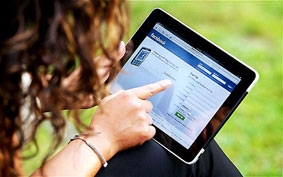 Nguy cơ đau nhức cơ 
mãn tính do dùng iPad