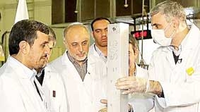 Iran thách thức phương Tây và Israel