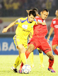 Ứng viên vô địch "lận đận"