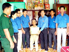 Làm theo gương Bác bằng những việc làm cụ thể, thiết thực