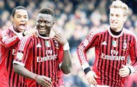 Đua tranh quyết liệt ngôi đầu Serie A giữa AC Milan - Juventus
