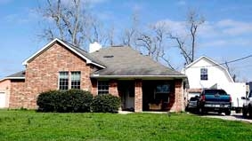 Mỹ giải cứu 11 bé bị gia đình hành hạ