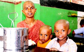 Kiếm hơn 25 triệu bảng từ bán tóc