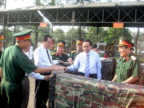 Long trọng tổ chức lễ ra quân huấn luyện năm 2012