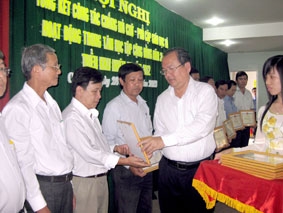 Trách nhiệm từ nhiều phía