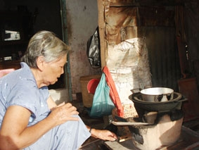 Bà Nhì mong được giúp đỡ!