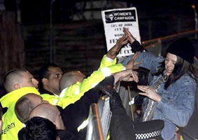 Strauss-Kahn bị phản đối kịch liệt tại Anh